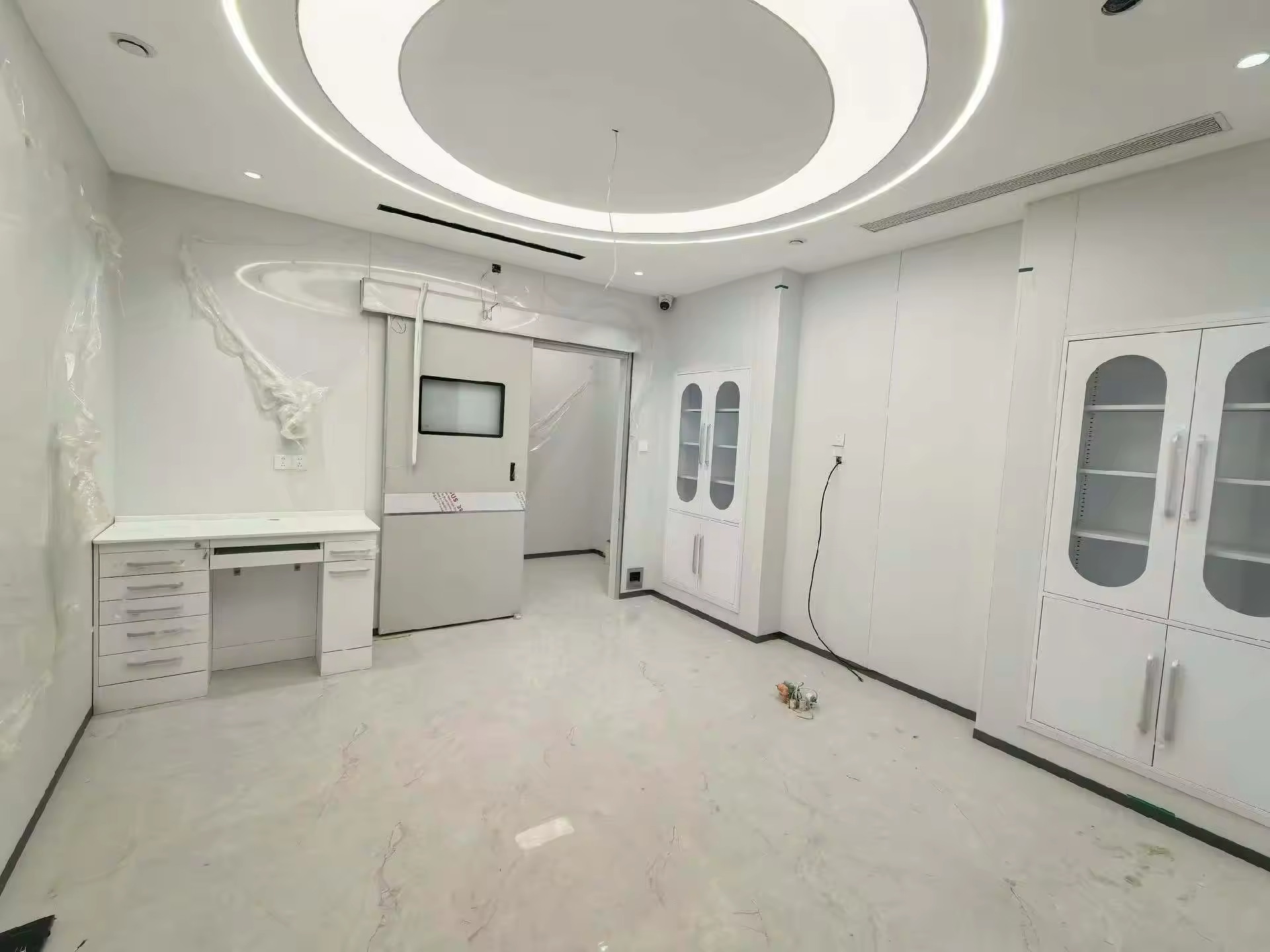 Laboratorium mebli szpitalnych – Medical Lab Furniture recenzja i cena